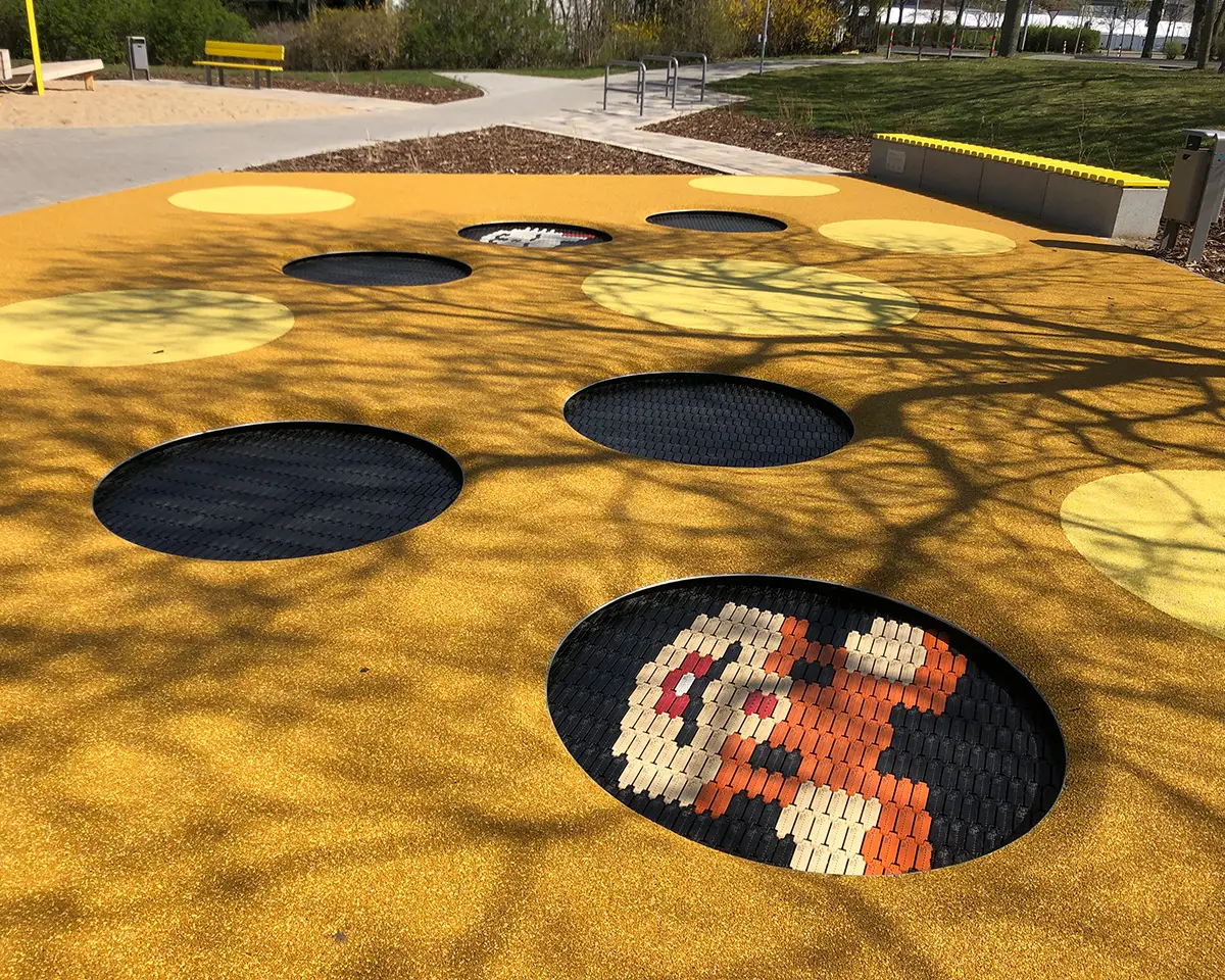 Trampoline Spielplatz Käseglocke